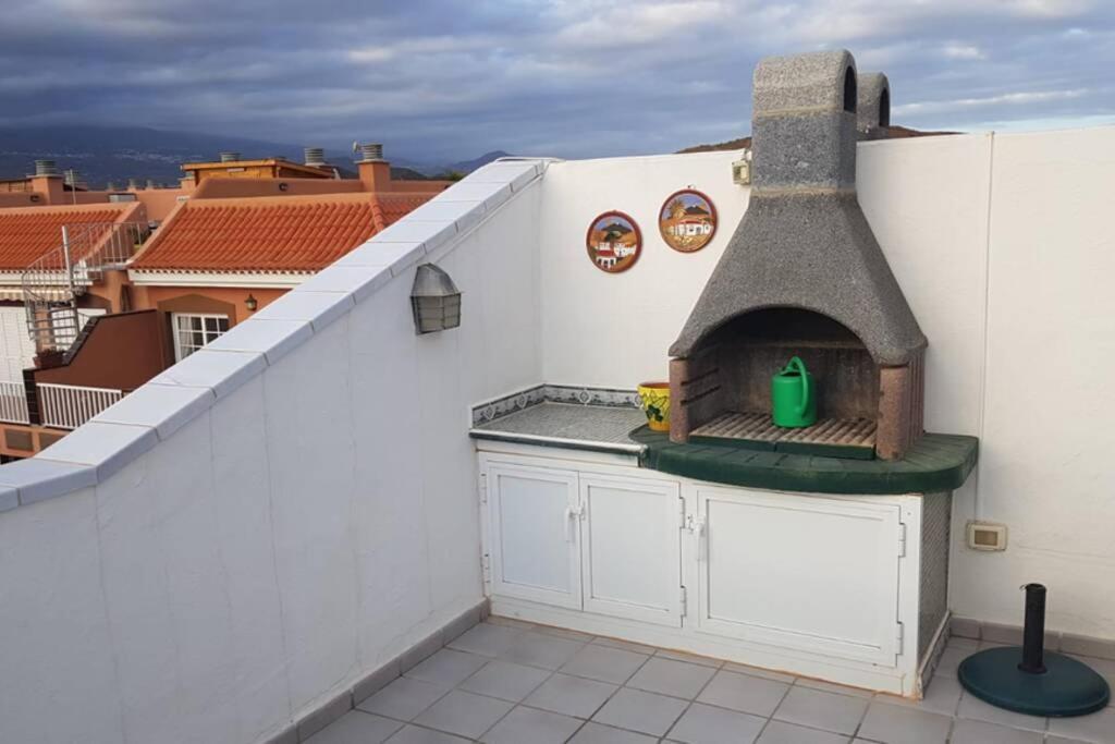 Private Apartment With Roof Terrace Arona  Eksteriør billede